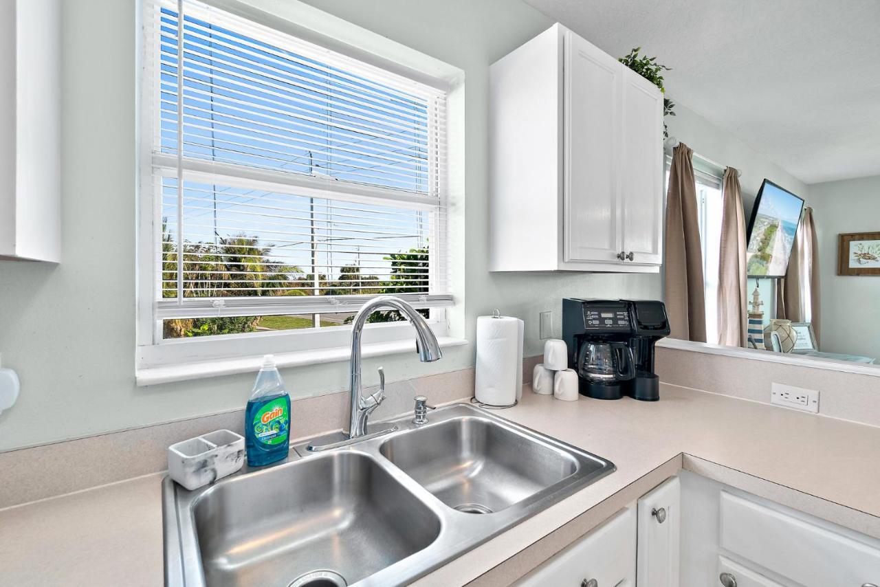 Beachside Serenity Escape - Private 3Br And 2Ba, Dog Friendly Duplex Oasis, Steps To Shore! ملبورن بيتش المظهر الخارجي الصورة